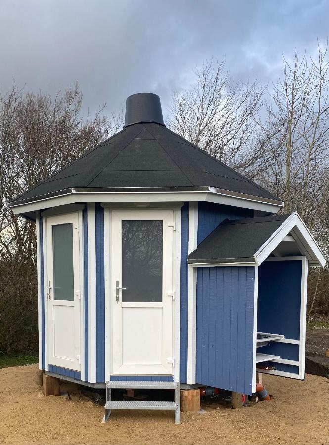 Kroghs Tiny Houses - Hyttebyen グランストゥ エクステリア 写真