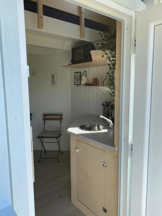 Kroghs Tiny Houses - Hyttebyen グランストゥ エクステリア 写真