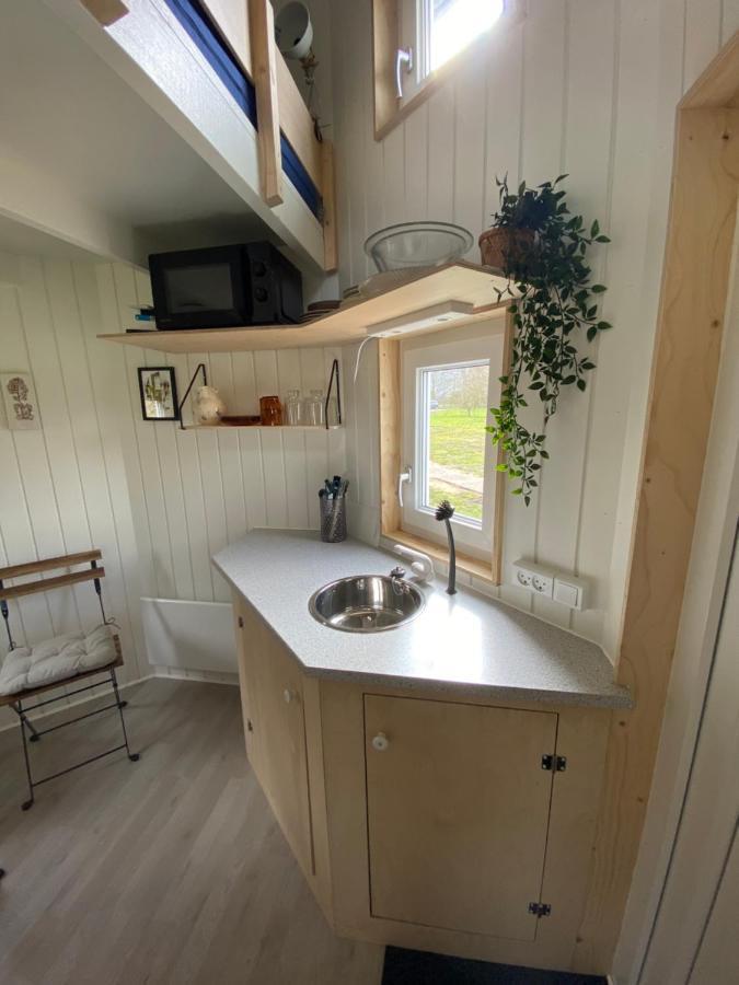 Kroghs Tiny Houses - Hyttebyen グランストゥ エクステリア 写真
