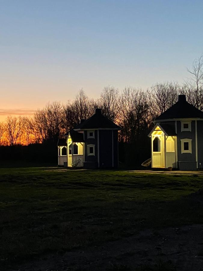 Kroghs Tiny Houses - Hyttebyen グランストゥ エクステリア 写真