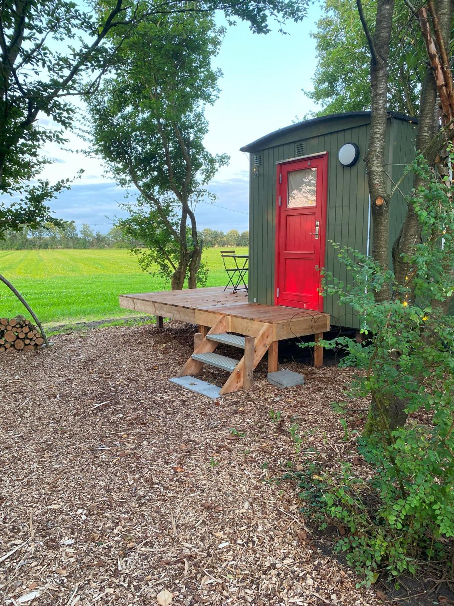 Kroghs Tiny Houses - Hyttebyen グランストゥ エクステリア 写真
