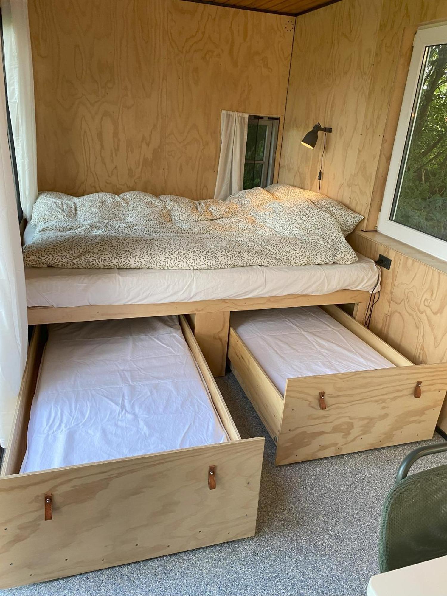 Kroghs Tiny Houses - Hyttebyen グランストゥ エクステリア 写真