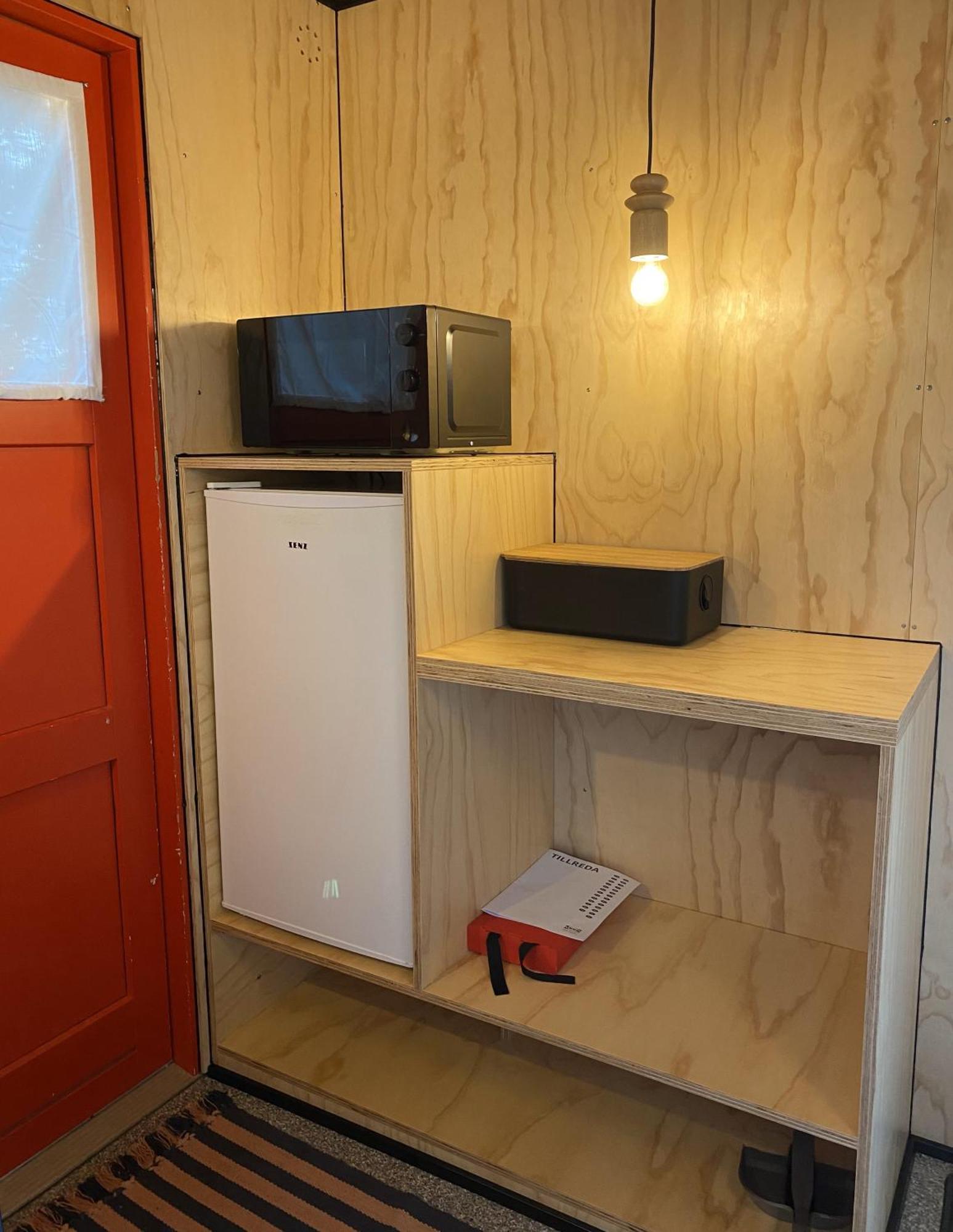 Kroghs Tiny Houses - Hyttebyen グランストゥ エクステリア 写真