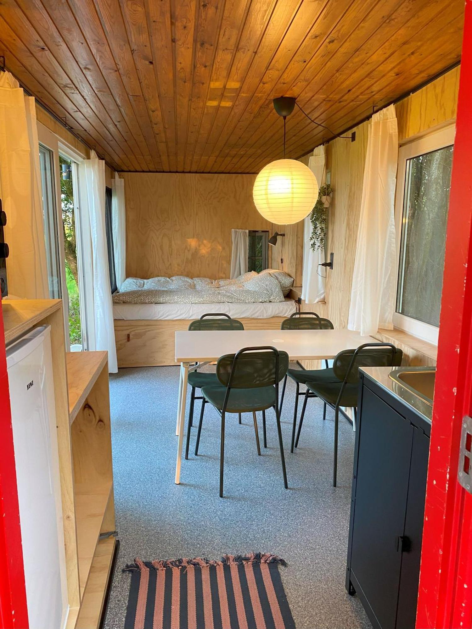 Kroghs Tiny Houses - Hyttebyen グランストゥ エクステリア 写真