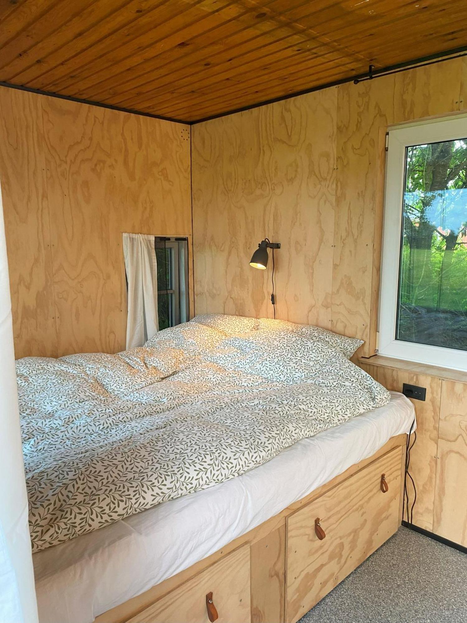 Kroghs Tiny Houses - Hyttebyen グランストゥ エクステリア 写真