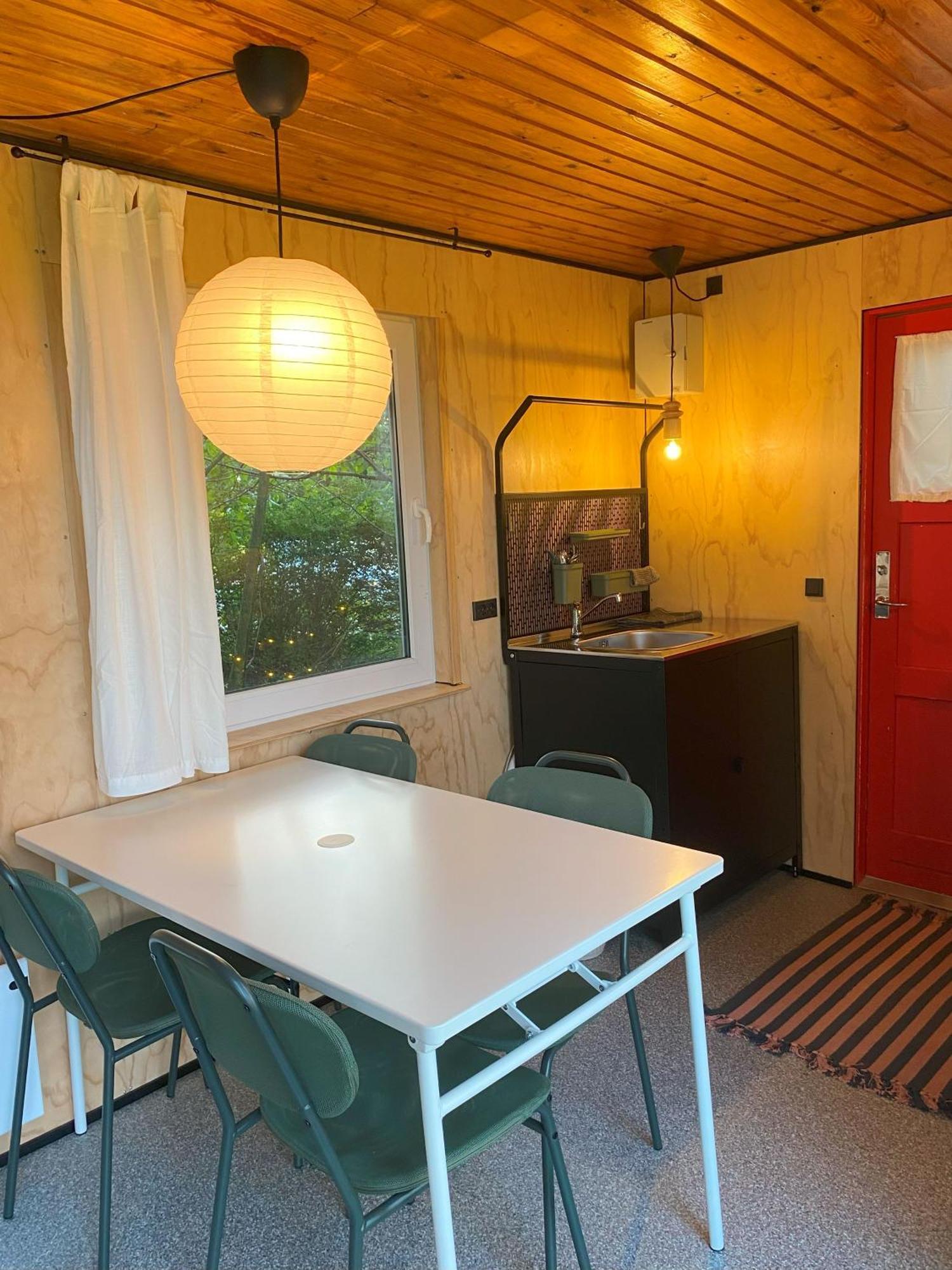 Kroghs Tiny Houses - Hyttebyen グランストゥ エクステリア 写真